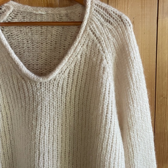 ARKET Loose-Knit Wool-Mohair Jumper Off White - Picture 4 of 9